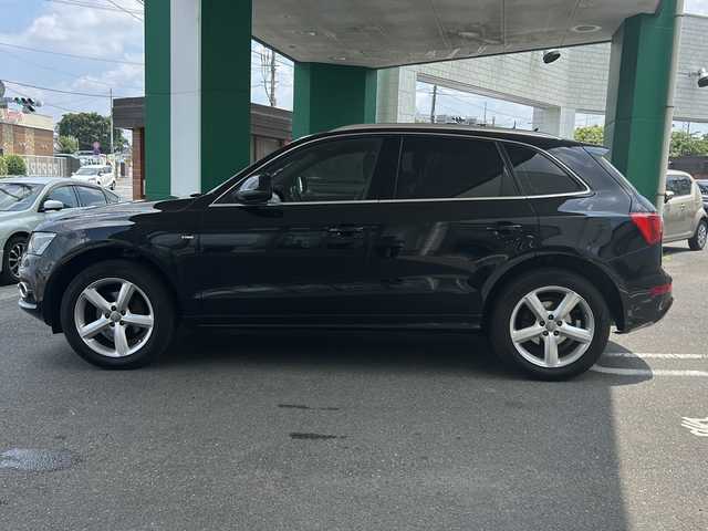 アウディ Ｑ５ 2．0 TFSI クワトロ 福島県 2012(平24)年 9.6万km ファントムブラックパールエフェクト 純正ナビ/フルセグTV/バックカメラ/DVD再生機能あり/ETC/パワーシート/メモリーシート/電動リアゲート/純正フロアマット/電格ミラー/パドルシフト/コーナーセンサー前後/オートライト/ステアリングボタン/電動格納ミラー/パドルシフト/純正AW