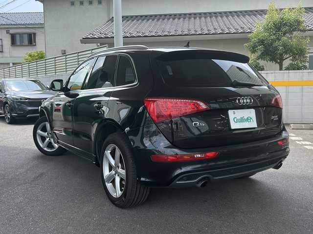 アウディ Ｑ５ 2．0 TFSI クワトロ 福島県 2012(平24)年 9.6万km ファントムブラックパールエフェクト 純正ナビ/フルセグTV/バックカメラ/DVD再生機能あり/ETC/パワーシート/メモリーシート/電動リアゲート/純正フロアマット/電格ミラー/パドルシフト/コーナーセンサー前後/オートライト/ステアリングボタン/電動格納ミラー/パドルシフト/純正AW