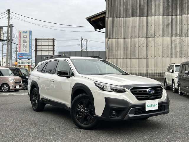 スバル アウトバック X－ブレイクEX 埼玉県 2021(令3)年 1.3万km クリスタルホワイトP メーカーオプション/本革シート/（ブラック/シルバーステッチ）/ハーマン/カードンサウンドシステム/ーーーーーーーーーーーーーーーーーーーーー/11.6インチセンターインフォメーションディスプレイ/&インフォメーションシステム/フルセグテレビ/アイサイト/ターボ/AWD/ルーフレール/純正18インチアルミホイール/アダプティブクルーズコントロール/前席パワーシート /シートヒーター/パワーバックドア/LEDヘッドライト/LEDフォグランプ/バックカメラ/サイドカメラ/USBポート/ETC/ステアリングリモコン/ステアリングヒーター/ミラーヒーター/オートライト/リアコーナーセンサー/スマートキー/プッシュスタート/保証書/取扱説明書