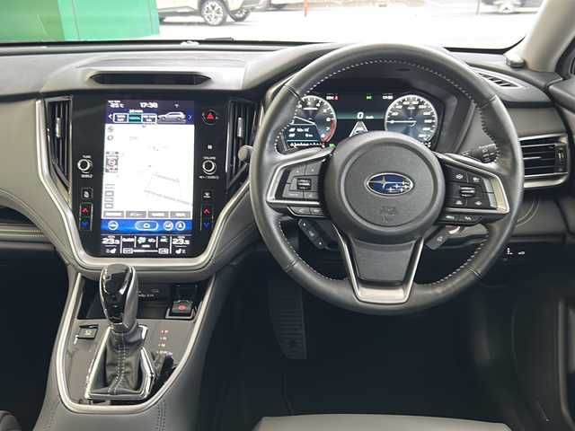 スバル アウトバック X－ブレイクEX 埼玉県 2021(令3)年 1.3万km クリスタルホワイトP メーカーオプション/本革シート/（ブラック/シルバーステッチ）/ハーマン/カードンサウンドシステム/ーーーーーーーーーーーーーーーーーーーーー/11.6インチセンターインフォメーションディスプレイ/&インフォメーションシステム/フルセグテレビ/アイサイト/ターボ/AWD/ルーフレール/純正18インチアルミホイール/アダプティブクルーズコントロール/前席パワーシート /シートヒーター/パワーバックドア/LEDヘッドライト/LEDフォグランプ/バックカメラ/サイドカメラ/USBポート/ETC/ステアリングリモコン/ステアリングヒーター/ミラーヒーター/オートライト/リアコーナーセンサー/スマートキー/プッシュスタート/保証書/取扱説明書