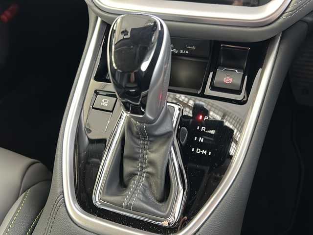 スバル アウトバック X－ブレイクEX 埼玉県 2021(令3)年 1.3万km クリスタルホワイトP メーカーオプション/本革シート/（ブラック/シルバーステッチ）/ハーマン/カードンサウンドシステム/ーーーーーーーーーーーーーーーーーーーーー/11.6インチセンターインフォメーションディスプレイ/&インフォメーションシステム/フルセグテレビ/アイサイト/ターボ/AWD/ルーフレール/純正18インチアルミホイール/アダプティブクルーズコントロール/前席パワーシート /シートヒーター/パワーバックドア/LEDヘッドライト/LEDフォグランプ/バックカメラ/サイドカメラ/USBポート/ETC/ステアリングリモコン/ステアリングヒーター/ミラーヒーター/オートライト/リアコーナーセンサー/スマートキー/プッシュスタート/保証書/取扱説明書