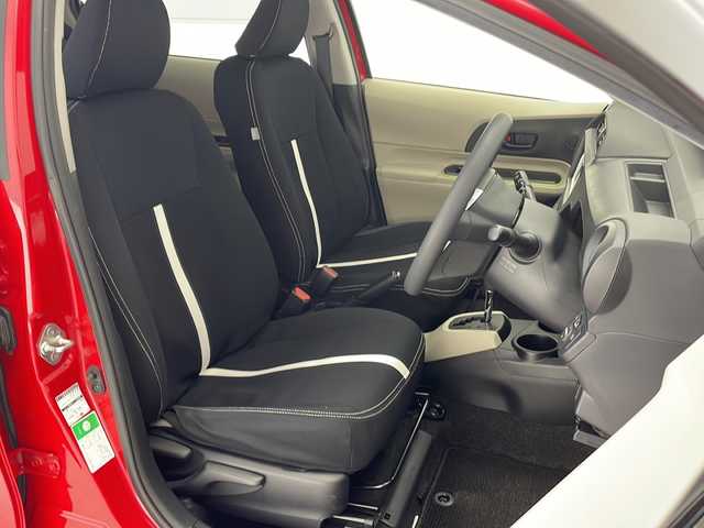 トヨタ アクア S 愛知県 2013(平25)年 2.9万km スーパーレッドⅤ 純正ナビ/ワンセグ/CD/Bluetooth/バックカメラ/ETC/アイドリングストップ/ステアリングスイッチ/スマートキー/プッシュスタート