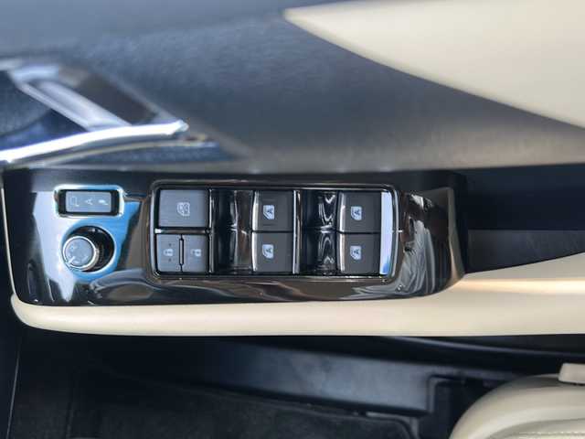 トヨタ アルファードハイブリット G 千葉県 2019(平31)年 1.8万km ホワイトパールクリスタルシャイン ワンオーナー/純正9インチSDナビ/フルセグTV/Bluetooth/DVD/CD/USB/フリップダウンモニター/ETC2.0/全周囲カメラ/バックカメラ/3眼LEDライト/JBLサウンド/デジタルインナーミラー/PCS/LTA/PKSB/RCTA/RSA/アダプティブクルーズコントロール/パワーバックドア/純正17インチアルミホイール/D＋N席パワーシート/D＋N席シートヒーター/エアシート/両側パワースライドドア/純正フロアマット/オットマン/横滑り防止装置/保証書/取扱説明書/記録薄
