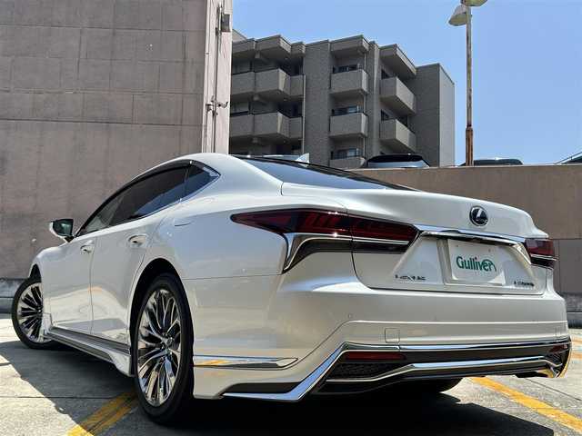 レクサス ＬＳ 500h エグゼクティブ 広島県 2018(平30)年 9.1万km ソニッククォーツ メーカー12.3型SDナビ/(BT/DVD/CD/USB/SD)/マークレビンソン/サンルーフ/リヤエンターテインメント/純正19インチAW/ステアリングヒーター/HUD/1500W給電/アダプティブヘッドライト/パドルシフト/パワーシート(全席)/シートヒーター(全席)/シートベンチレーション(全席)/オットマン/フルセグテレビ/アラウンドビューモニター/レーダークルーズコントロール/レーンキープアシスト/クリアランスソナー/プリクラッシュ/プッシュスタート/電動リアゲート/オートライト/オートマチックハイビーム/純正LEDヘッドライト/ビルトインETC2.0/100V電源/スペアキー2本