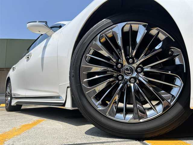 レクサス ＬＳ 500h エグゼクティブ 広島県 2018(平30)年 9.1万km ソニッククォーツ メーカー12.3型SDナビ/(BT/DVD/CD/USB/SD)/マークレビンソン/サンルーフ/リヤエンターテインメント/純正19インチAW/ステアリングヒーター/HUD/1500W給電/アダプティブヘッドライト/パドルシフト/パワーシート(全席)/シートヒーター(全席)/シートベンチレーション(全席)/オットマン/フルセグテレビ/アラウンドビューモニター/レーダークルーズコントロール/レーンキープアシスト/クリアランスソナー/プリクラッシュ/プッシュスタート/電動リアゲート/オートライト/オートマチックハイビーム/純正LEDヘッドライト/ビルトインETC2.0/100V電源/スペアキー2本
