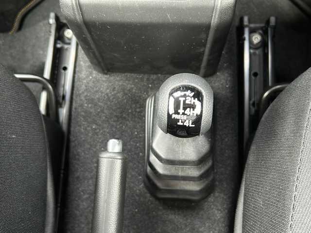 スズキ ジムニー シエラ JC 秋田県 2023(令5)年 1.8万km ブルーイッシュブラックパール3 社外メモリナビ/社外CD、DVD、BT、フルセグ/バックカメラ/社外15インチアルミ/ドライブレコーダー/４WD/ETC