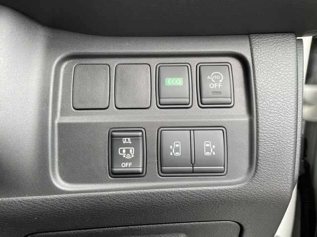日産 セレナ ハイウェイスター G 愛知県 2016(平28)年 5.4万km ホワイト 両側パワースライド　/全方位カメラ　/純正ナビ（CD/DVD/Bru-ray／Bluetooth/フルセグTV）　/クルーズコントロール　/ドライブレコーダー　/オートマチックハイビーム/クリアランスソナー　/純正フロアマット/ビルトインETC