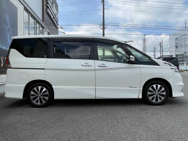 日産 セレナ ハイウェイスター G 愛知県 2016(平28)年 5.4万km ホワイト 両側パワースライド　/全方位カメラ　/純正ナビ（CD/DVD/Bru-ray／Bluetooth/フルセグTV）　/クルーズコントロール　/ドライブレコーダー　/オートマチックハイビーム/クリアランスソナー　/純正フロアマット/ビルトインETC