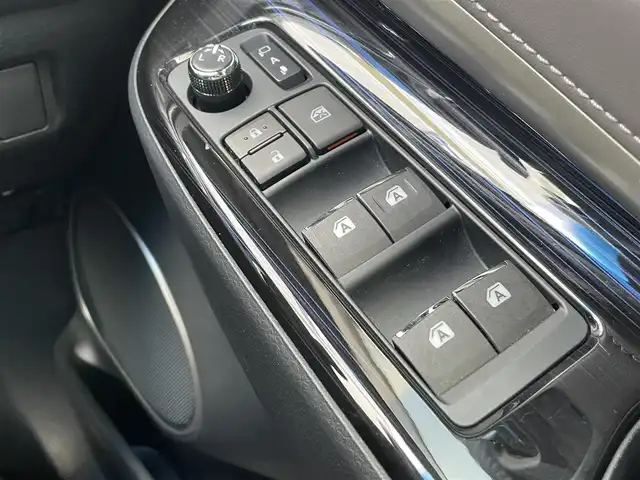 トヨタ ハリアー プレミアム アドバンスド P スタイルアッシュ 千葉県 2016(平28)年 4.9万km スパークリングブラックパールクリスタルシャイン 純正ナビ/フルセグＴＶ/アラウンドビューモニター/クルーズコントロール/ビルトインＥＴＣ/パワーバックドア/前席パワーシート/前席シートヒーター/コーナーセンサー/衝突被害軽減ブレーキ/レーンキープアシスト
