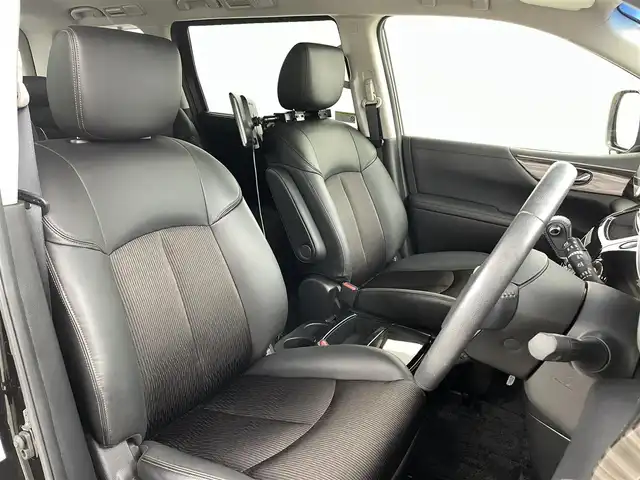 日産 エルグランド 250ハイウェイスターS 福島県 2020(令2)年 3.9万km ファントムブラック セーフティアシスト/・衝突被害軽減ブレーキ/・車線逸脱警報装置/・レーダークルーズコントロール/・踏み間違い防止装置/・ハイビームアシスト/・レーンキープアシスト/社外マルチディスプレイオーディオ/・BT/CD/DVD/AUX/HDMI/USB/FM/AM/・ETC/・前後ドライブレコーダー/・後席用ディスプレイ/片側パワースライドドア/ハーフレザーシート/・サードシート/革張ステアリング/・ステアリングリモコン/プッシュスタート/・スマートキー/・スペアキー1本/電動格納ミラー/・ウィンカーミラー/LEDヘッドライト/・フォグランプ/・オートライト/MTモード付AT/リアカーテン/前後コーナーセンサー/純正フロアマット/純正18インチアルミ/純正サイドエアロ/取扱説明書