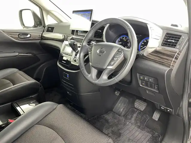 日産 エルグランド 250ハイウェイスターS 福島県 2020(令2)年 3.9万km ファントムブラック セーフティアシスト/・衝突被害軽減ブレーキ/・車線逸脱警報装置/・レーダークルーズコントロール/・踏み間違い防止装置/・ハイビームアシスト/・レーンキープアシスト/社外マルチディスプレイオーディオ/・BT/CD/DVD/AUX/HDMI/USB/FM/AM/・ETC/・前後ドライブレコーダー/・後席用ディスプレイ/片側パワースライドドア/ハーフレザーシート/・サードシート/革張ステアリング/・ステアリングリモコン/プッシュスタート/・スマートキー/・スペアキー1本/電動格納ミラー/・ウィンカーミラー/LEDヘッドライト/・フォグランプ/・オートライト/MTモード付AT/リアカーテン/前後コーナーセンサー/純正フロアマット/純正18インチアルミ/純正サイドエアロ/取扱説明書