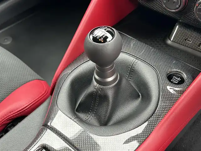 日産 フェアレディ Ｚ バージョンST 三重県 2024(令6)年 0.1万km 黒 純正ナビ　/バックカメラ　/MT車/ＢＯＳＥサウンド　/スペアキー　/ハーフレザーシート　/ビルトインＥＴＣ２．０　/前席シートヒーター　/前席パワーシート　/前後コーナーセンサー　/レーダークルーズコントロール　/レーンキープアシスト/衝突軽減ブレーキ/ＬＥＤヘッドライト/ＵＳＢ給電ポート/ＲＡＹＳ製ＡＷ　/3連メーター/ステアリングスイッチ/電動格納ミラー/禁煙車