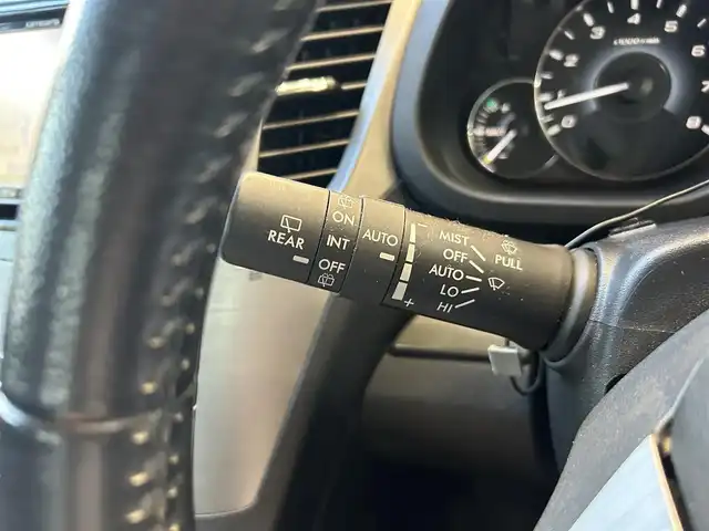 スバル レガシィ ツーリングワゴン 2．5iアイサイト 大阪府 2011(平23)年 9.6万km 白 社外ナビ/TV/バックカメラ/純正17インチAW/HIDヘッドライト/クルコン/パドルシフト/パワーシート/ETC/ドラレコ/スマートキー