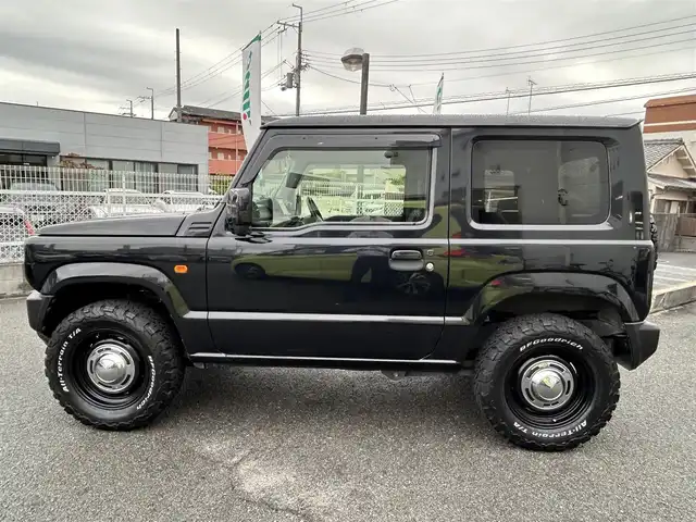 スズキ ジムニー XL 奈良県 2019(令1)年 3.3万km ブルーイッシュブラックパール3 1オーナー/4WD/純正ディーラーナビ(AVIC-RL710)/BT/CD/TV/SD/DVD//衝突軽減システム/レーンキープアシスト/横滑り防止装置/背面タイヤ/社外DEANホイール/ETC/ドラレコ/フルフラットシート/サイドエアバック/純正フロアマット/ターボ付/アイドリングストップ/オートLEDライト/保証書・取説・スペアキー付