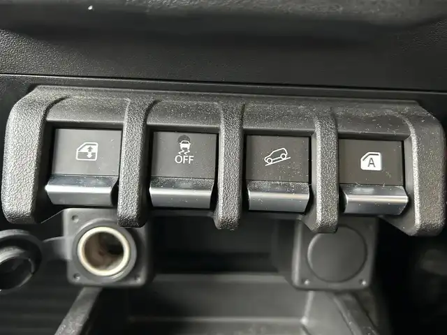 スズキ ジムニー XL 奈良県 2019(令1)年 3.3万km ブルーイッシュブラックパール3 1オーナー/4WD/純正ディーラーナビ(AVIC-RL710)/BT/CD/TV/SD/DVD//衝突軽減システム/レーンキープアシスト/横滑り防止装置/背面タイヤ/社外DEANホイール/ETC/ドラレコ/フルフラットシート/サイドエアバック/純正フロアマット/ターボ付/アイドリングストップ/オートLEDライト/保証書・取説・スペアキー付