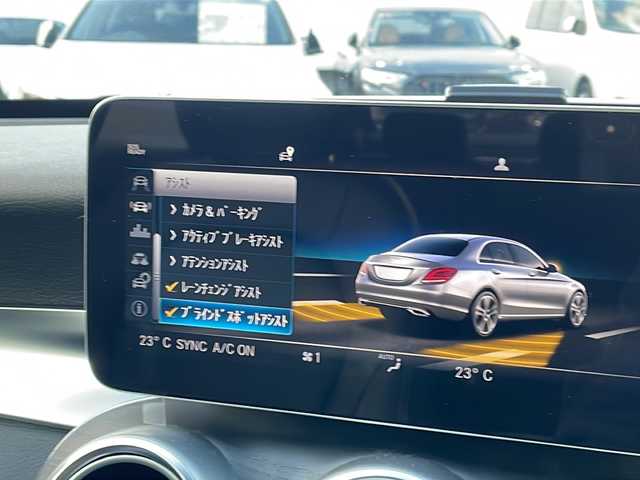 メルセデス・ベンツ Ｃ２００ ローレウスED スポーツプラスPKG 東京都 2020(令2)年 0.7万km ポーラホワイト 新車時保証書　整備記録簿/取扱説明書　/アクティブブレーキアシスト/アクティブディスタンスアシストディストロニック/アクティブブラインドウスポット/アクティブレーンキーピングアシスト/アクティブパーキングアシスト/アイドリングストップ/純正ナビ/フルセグTV/SD/BT/USB/AppleCarPlay/バックカメラ　ETC【2.0】/ドライブレコーダー【前後】/ヘッドアップディスプレイ/レザーシート/シートヒーター/フロントメモリー付パワーシート/スマートキー×2/パワートランクドア/LEDヘッドライト/オートライト/パドルシフト付皮巻きハンドル/AMG18インチアルミ