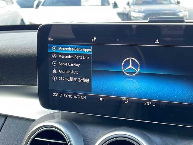 メルセデス・ベンツ Ｃ２００ ローレウスED スポーツプラスPKG 東京都 2020(令2)年 0.7万km ポーラホワイト 新車時保証書　整備記録簿/取扱説明書　/アクティブブレーキアシスト/アクティブディスタンスアシストディストロニック/アクティブブラインドウスポット/アクティブレーンキーピングアシスト/アクティブパーキングアシスト/アイドリングストップ/純正ナビ/フルセグTV/SD/BT/USB/AppleCarPlay/バックカメラ　ETC【2.0】/ドライブレコーダー【前後】/ヘッドアップディスプレイ/レザーシート/シートヒーター/フロントメモリー付パワーシート/スマートキー×2/パワートランクドア/LEDヘッドライト/オートライト/パドルシフト付皮巻きハンドル/AMG18インチアルミ