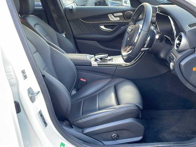 メルセデス・ベンツ Ｃ２００ ローレウスED スポーツプラスPKG 東京都 2020(令2)年 0.7万km ポーラホワイト 新車時保証書　整備記録簿/取扱説明書　/アクティブブレーキアシスト/アクティブディスタンスアシストディストロニック/アクティブブラインドウスポット/アクティブレーンキーピングアシスト/アクティブパーキングアシスト/アイドリングストップ/純正ナビ/フルセグTV/SD/BT/USB/AppleCarPlay/バックカメラ　ETC【2.0】/ドライブレコーダー【前後】/ヘッドアップディスプレイ/レザーシート/シートヒーター/フロントメモリー付パワーシート/スマートキー×2/パワートランクドア/LEDヘッドライト/オートライト/パドルシフト付皮巻きハンドル/AMG18インチアルミ