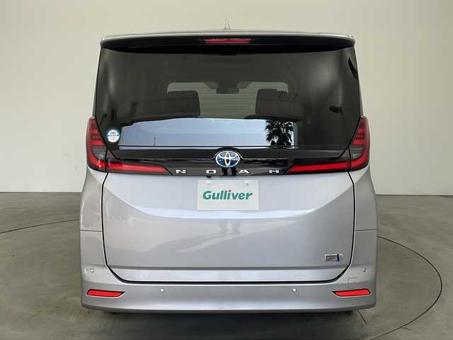 トヨタ ノア ハイブリッド G 兵庫県 2023(令5)年 6万km メタルストリームM ・純正10.5インチアルミホイールタイヤ/・Bluetooth/CD/DVD/USB/フルセグテレビ/・バックカメラ/・トヨタセーフティセンス/・プリクラッシュセーフティ/・レーントレーシングアシスト/・レーンディバーチャーアラート/・レーダクルーズコントロール/・オートマチックハイビーム/・ロードサインアシスト/・ドライバー異常時対応システム/・プロアクティブドライビングアシスト/・発進遅れ告知機能/・パーキングサポートブレーキ/・横滑り防止装置/・前後コーナーセンサー/・革巻きステアリング/・ステアリングスイッチ/・電動パーキングブレーキ/・オートホールドブレーキ/・両側パワースライドドア/・純正フロアマット/・LEDヘッドライト/・純正アルミホイールタイヤ/・ビルトインETC2.0/・取扱説明書/・保証書/・プッシュスタートボタン/・スマートキー