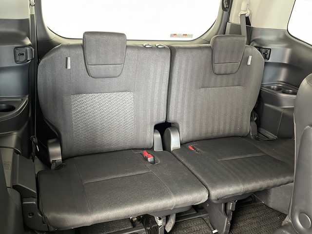 トヨタ ノア ハイブリッド G 兵庫県 2023(令5)年 6万km メタルストリームM ・純正10.5インチアルミホイールタイヤ/・Bluetooth/CD/DVD/USB/フルセグテレビ/・バックカメラ/・トヨタセーフティセンス/・プリクラッシュセーフティ/・レーントレーシングアシスト/・レーンディバーチャーアラート/・レーダクルーズコントロール/・オートマチックハイビーム/・ロードサインアシスト/・ドライバー異常時対応システム/・プロアクティブドライビングアシスト/・発進遅れ告知機能/・パーキングサポートブレーキ/・横滑り防止装置/・前後コーナーセンサー/・革巻きステアリング/・ステアリングスイッチ/・電動パーキングブレーキ/・オートホールドブレーキ/・両側パワースライドドア/・純正フロアマット/・LEDヘッドライト/・純正アルミホイールタイヤ/・ビルトインETC2.0/・取扱説明書/・保証書/・プッシュスタートボタン/・スマートキー