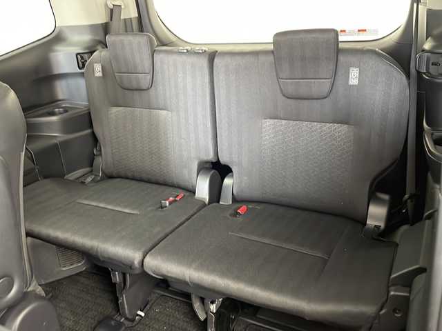 トヨタ ノア ハイブリッド G 兵庫県 2023(令5)年 6万km メタルストリームM ・純正10.5インチアルミホイールタイヤ/・Bluetooth/CD/DVD/USB/フルセグテレビ/・バックカメラ/・トヨタセーフティセンス/・プリクラッシュセーフティ/・レーントレーシングアシスト/・レーンディバーチャーアラート/・レーダクルーズコントロール/・オートマチックハイビーム/・ロードサインアシスト/・ドライバー異常時対応システム/・プロアクティブドライビングアシスト/・発進遅れ告知機能/・パーキングサポートブレーキ/・横滑り防止装置/・前後コーナーセンサー/・革巻きステアリング/・ステアリングスイッチ/・電動パーキングブレーキ/・オートホールドブレーキ/・両側パワースライドドア/・純正フロアマット/・LEDヘッドライト/・純正アルミホイールタイヤ/・ビルトインETC2.0/・取扱説明書/・保証書/・プッシュスタートボタン/・スマートキー