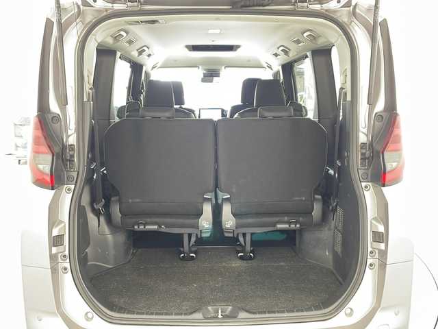 トヨタ ノア ハイブリッド G 兵庫県 2023(令5)年 6万km メタルストリームM ・純正10.5インチアルミホイールタイヤ/・Bluetooth/CD/DVD/USB/フルセグテレビ/・バックカメラ/・トヨタセーフティセンス/・プリクラッシュセーフティ/・レーントレーシングアシスト/・レーンディバーチャーアラート/・レーダクルーズコントロール/・オートマチックハイビーム/・ロードサインアシスト/・ドライバー異常時対応システム/・プロアクティブドライビングアシスト/・発進遅れ告知機能/・パーキングサポートブレーキ/・横滑り防止装置/・前後コーナーセンサー/・革巻きステアリング/・ステアリングスイッチ/・電動パーキングブレーキ/・オートホールドブレーキ/・両側パワースライドドア/・純正フロアマット/・LEDヘッドライト/・純正アルミホイールタイヤ/・ビルトインETC2.0/・取扱説明書/・保証書/・プッシュスタートボタン/・スマートキー