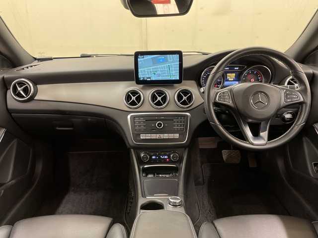 メルセデス・ベンツ ＣＬＡ２２０ 4MATIC 道央・札幌 2017(平29)年 7.9万km カルサイトホワイト 4WD//クルーズコントロール//LEDライト//純正ナビ//オートライト//スマートキー//プッシュスタート//オートエアコン//シートヒーター//アイドリングストップ