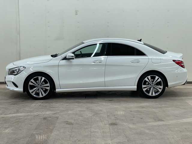 メルセデス・ベンツ ＣＬＡ２２０ 4MATIC 道央・札幌 2017(平29)年 7.9万km カルサイトホワイト 4WD//クルーズコントロール//LEDライト//純正ナビ//オートライト//スマートキー//プッシュスタート//オートエアコン//シートヒーター//アイドリングストップ