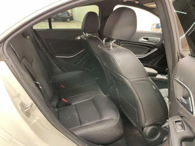 メルセデス・ベンツ ＣＬＡ２２０ 4MATIC 道央・札幌 2017(平29)年 7.9万km カルサイトホワイト 4WD//クルーズコントロール//LEDライト//純正ナビ//オートライト//スマートキー//プッシュスタート//オートエアコン//シートヒーター//アイドリングストップ