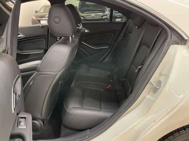 メルセデス・ベンツ ＣＬＡ２２０ 4MATIC 道央・札幌 2017(平29)年 7.9万km カルサイトホワイト 4WD//クルーズコントロール//LEDライト//純正ナビ//オートライト//スマートキー//プッシュスタート//オートエアコン//シートヒーター//アイドリングストップ