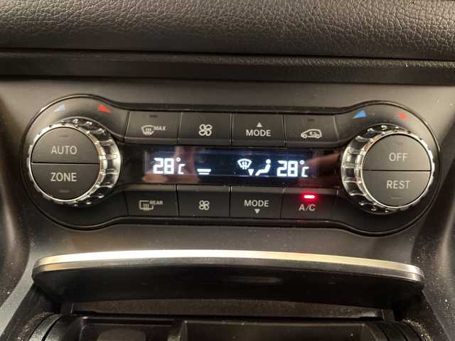 メルセデス・ベンツ ＣＬＡ２２０ 4MATIC 道央・札幌 2017(平29)年 7.9万km カルサイトホワイト 4WD//クルーズコントロール//LEDライト//純正ナビ//オートライト//スマートキー//プッシュスタート//オートエアコン//シートヒーター//アイドリングストップ