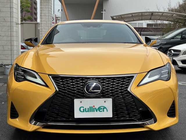 レクサス ＲＣ 300h Fスポーツ 東京都 2019(令1)年 4万km ネープルスイエローコントラストレイヤリング セーフティシステムプラス/純正SDナビ フルセグTV/CD DVD SD  Bluetooth/バックカメラ/サンルーフ/黒革シート/シートヒーター/エアシート（前席）/パワーシート（前席）/シートメモリ（D席）/角型３眼フルLEDヘッドランプ/プリクラッシュセーフティシステム/レーダークルーズコントロール/レーンディパーチャアラート/オートマチックハイビーム/革巻きステアリングホイール/パドルシフト/ブラックステンレスウィンドウモール/スペアキー/保証書＆取扱説明書