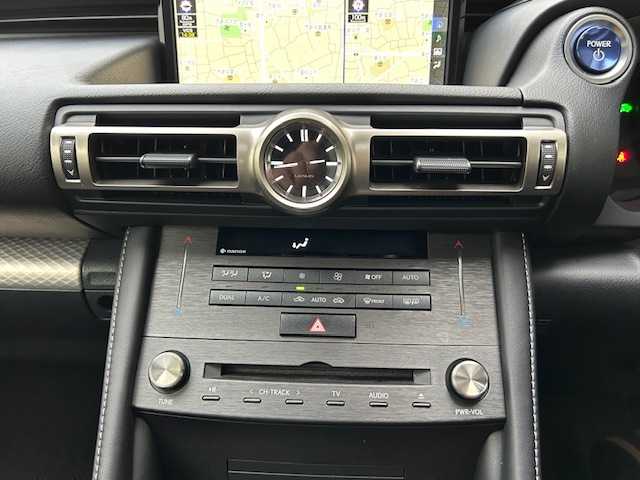 レクサス ＲＣ 300h Fスポーツ 東京都 2019(令1)年 4万km ネープルスイエローコントラストレイヤリング セーフティシステムプラス/純正SDナビ フルセグTV/CD DVD SD  Bluetooth/バックカメラ/サンルーフ/黒革シート/シートヒーター/エアシート（前席）/パワーシート（前席）/シートメモリ（D席）/角型３眼フルLEDヘッドランプ/プリクラッシュセーフティシステム/レーダークルーズコントロール/レーンディパーチャアラート/オートマチックハイビーム/革巻きステアリングホイール/パドルシフト/ブラックステンレスウィンドウモール/スペアキー/保証書＆取扱説明書