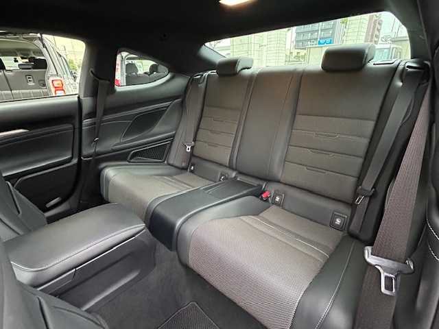 レクサス ＲＣ 300h Fスポーツ 東京都 2019(令1)年 4万km ネープルスイエローコントラストレイヤリング セーフティシステムプラス/純正SDナビ フルセグTV/CD DVD SD  Bluetooth/バックカメラ/サンルーフ/黒革シート/シートヒーター/エアシート（前席）/パワーシート（前席）/シートメモリ（D席）/角型３眼フルLEDヘッドランプ/プリクラッシュセーフティシステム/レーダークルーズコントロール/レーンディパーチャアラート/オートマチックハイビーム/革巻きステアリングホイール/パドルシフト/ブラックステンレスウィンドウモール/スペアキー/保証書＆取扱説明書