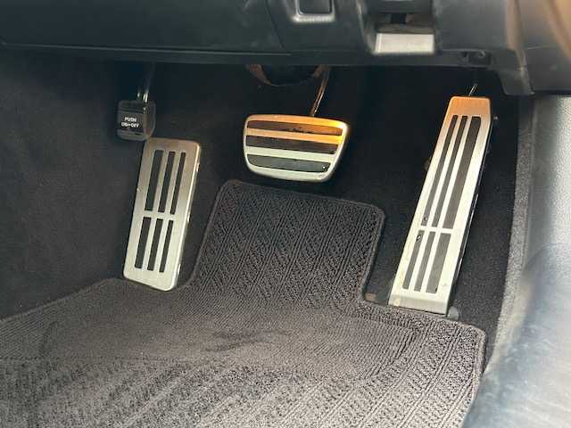 レクサス ＲＣ 300h Fスポーツ 東京都 2019(令1)年 4万km ネープルスイエローコントラストレイヤリング セーフティシステムプラス/純正SDナビ フルセグTV/CD DVD SD  Bluetooth/バックカメラ/サンルーフ/黒革シート/シートヒーター/エアシート（前席）/パワーシート（前席）/シートメモリ（D席）/角型３眼フルLEDヘッドランプ/プリクラッシュセーフティシステム/レーダークルーズコントロール/レーンディパーチャアラート/オートマチックハイビーム/革巻きステアリングホイール/パドルシフト/ブラックステンレスウィンドウモール/スペアキー/保証書＆取扱説明書