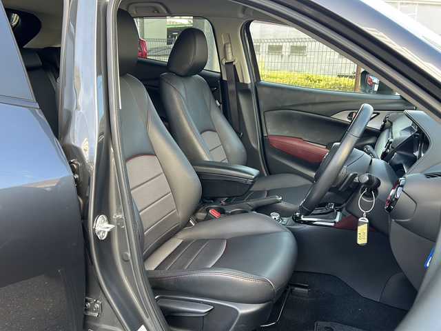 マツダ ＣＸ－３ 20S プロアクティブ 広島県 2018(平30)年 3.3万km マシーングレープレミアムM 禁煙車/スマートシティブレーキサポート/車線逸脱警報/BSM/交通標識認識/ドライバーアテンションアラート/HUD/マツダコネクト（車両到着時SD無し）/・フルセグ/CD/DVD/AUX/USB/バックカメラ/革巻きステアリング/パドルシフト/ステアリングスイッチ/オートライト/LEＤヘッドライト/フォグランプ/ハーフレザーシート/スマートキー/プッシュスタート/スペアキー/トノカバー/純正ドアバイザー/ETC