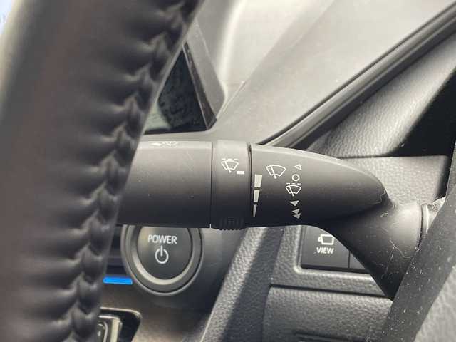 トヨタ プリウス U 愛知県 2023(令5)年 1.7万km 青 純正ディズプレイオーディオ　ナビ機能なし/レーダークルーズコントロール/シートヒーター/バックカメラ/サイドカメラ/コーナーセンサー/ETC2.0/ブラインドスポットモニター/LEDヘッドライト/ステアリングヒーター/オートマチックハイビーム/ドライブレコーダー/衝突軽減システム/フルセグ/Bluetooth/ステアリングスイッチ/スマートキー/プッシュスタート