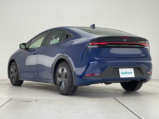 トヨタ プリウス U 愛知県 2023(令5)年 1.7万km 青 純正ディズプレイオーディオ　ナビ機能なし/レーダークルーズコントロール/シートヒーター/バックカメラ/サイドカメラ/コーナーセンサー/ETC2.0/ブラインドスポットモニター/LEDヘッドライト/ステアリングヒーター/オートマチックハイビーム/ドライブレコーダー/衝突軽減システム/フルセグ/Bluetooth/ステアリングスイッチ/スマートキー/プッシュスタート