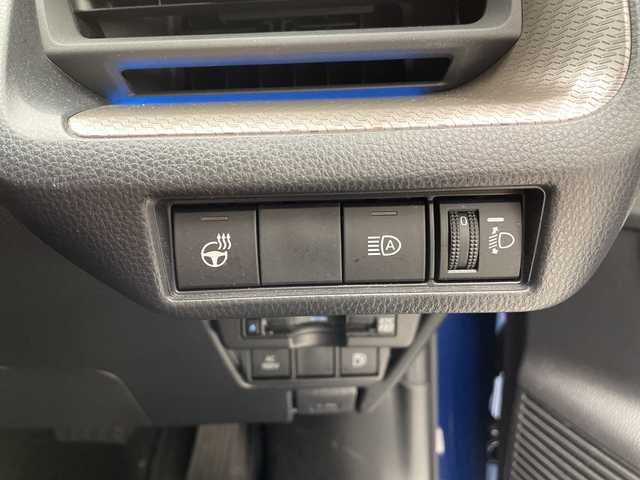 トヨタ プリウス U 愛知県 2023(令5)年 1.7万km 青 純正ディズプレイオーディオ　ナビ機能なし/レーダークルーズコントロール/シートヒーター/バックカメラ/サイドカメラ/コーナーセンサー/ETC2.0/ブラインドスポットモニター/LEDヘッドライト/ステアリングヒーター/オートマチックハイビーム/ドライブレコーダー/衝突軽減システム/フルセグ/Bluetooth/ステアリングスイッチ/スマートキー/プッシュスタート