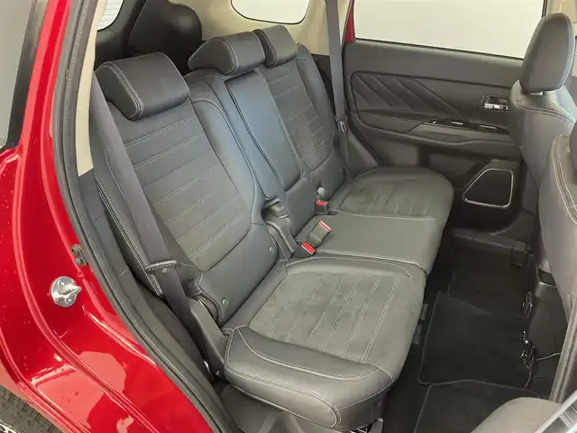 三菱 アウトランダー ＰＨＥＶ G ナビパッケージ 埼玉県 2017(平29)年 5.1万km レッドメタリック 純正メモリナビ/（フルセグ/BT/USB/CD/DVD）/ステアリングスイッチ/ステアリングヒーター/パドルシフト/ACC/パワーシート（D席）/シートヒーター（D/N席）/バックカメラ/純正フロアマット/電動リアゲート/オートライト/フォグランプ（前）/ドラレコ（前）/社外１６インチAW