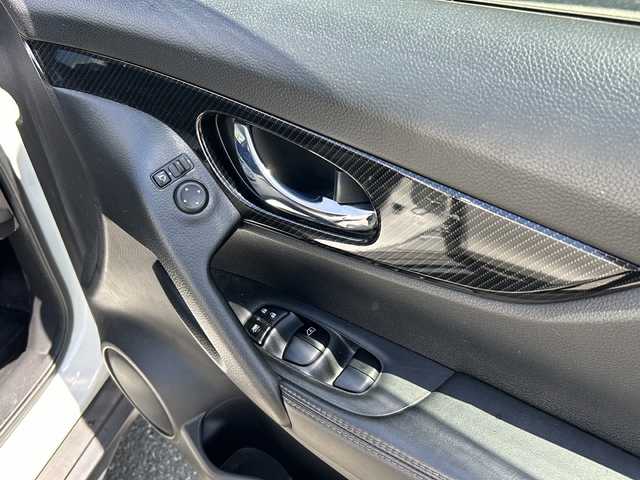 日産 エクストレイル ハイブリッド 20X 愛知県 2018(平30)年 12万km ブリリアントホワイトパール 登録時119747km/ＬＥＤヘッドライト/フォグランプ/純正１７インチアルミ/全周囲モニター/純正ナビＴＶ/ＣＤ/ＤＶＤ/Ｂｌｕ－ｒａｙ/BT　フルセグ/ドライブレコーダー/純正フロアマット/革巻ハンドル/デジタルインナーミラー/クリアランスソナー/エマージェンシーブレーキ/電動格納ミラー/ミラーウインカー/ETC/保証書/取扱説明書/スマートキー×2