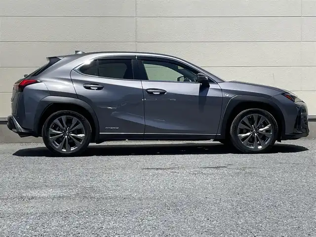 レクサス ＵＸ 250h Fスポーツ 茨城県 2019(平31)年 8.9万km マーキュリーグレーマイカ 純正10.3インチナビ/バックカメラ/レクサスセーフティ/・レーダークルーズコントロール/・プリクラッシュセーフティ/・レーンキープアシスト/・オートマチックハイビーム/カラーヘッドアップディスプレイ/LEDオートヘッドライト/アダプティブハイビーム/純正18インチAW/ステアリングスイッチ/ステアリングヒーター/前席シートヒーター/Fスポーツ専用レザーシート/前席メモリ付きパワーシート/パドルシフト/電動パーキング/ブレーキホールド