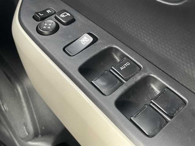 スズキ クロスビー HYBRID MZ 千葉県 2021(令3)年 5.3万km ピュアホワイトP 純正8インチSDナビ/フルセグTV/CD/DVD/SD/BT/ETC/アイドリングストップ/D+N席シートヒーター/パドルシフト/コーナーセンサー/LEDヘッドライト/オートライト/純正18インチアルミホイール