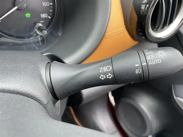 日産 キックス X ツートーンインテリアED 熊本県 2020(令2)年 4.7万km ラディアントレッド 純正ナビ/・AM/FM/CD/DVD/BT/SD/・フルセグTV（走行中視聴可能）/・全方位カメラ/デジタルインナーミラー/360°セーフティアシスト/・インテリジェント エマージェンシーブレーキ/・プロパイロット/・踏み間違い衝突防止アシスト/・車線逸脱警報/・標識検知機能/・ハイビームアシスト/・後退時衝突防止支援システム/電動パーキングブレーキ/・ブレーキホールド/本革巻ステアリング/・ステアリングスイッチ/・ハンドルヒーター/合皮シート/・前席シートヒーター/走行モード切替/・ノーマルモード/Sモード/ECOモード/EVモード/・ワンペダル/ハンドルヒーター/トノカバー/後列充電ポートアリ/クリアランスソナー