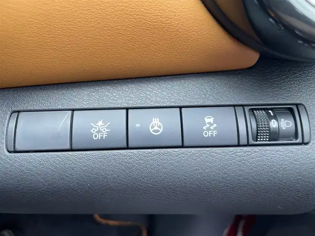 日産 キックス X ツートーンインテリアED 熊本県 2020(令2)年 4.7万km ラディアントレッド 純正ナビ/・AM/FM/CD/DVD/BT/SD/・フルセグTV（走行中視聴可能）/・全方位カメラ/デジタルインナーミラー/360°セーフティアシスト/・インテリジェント エマージェンシーブレーキ/・プロパイロット/・踏み間違い衝突防止アシスト/・車線逸脱警報/・標識検知機能/・ハイビームアシスト/・後退時衝突防止支援システム/電動パーキングブレーキ/・ブレーキホールド/本革巻ステアリング/・ステアリングスイッチ/・ハンドルヒーター/合皮シート/・前席シートヒーター/走行モード切替/・ノーマルモード/Sモード/ECOモード/EVモード/・ワンペダル/ハンドルヒーター/トノカバー/後列充電ポートアリ/クリアランスソナー