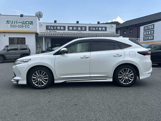 トヨタ ハリアー プレミアム 山口県 2018(平30)年 8.3万km ホワイトパールクリスタルシャイン 登録時走行距離/　【83025km】/ワンオーナー/保証書/取扱説明書/ALPINEナビ/TV/DVD/CD/Bluetooth/ALPINE後席モニター/フロントモデリスタエアロ/バックカメラ/ドライブレコーダー/パワーバックドア/ムーンルーフ/電動パーキングブレーキ/オートブレーキホールド/レーダークルーズコントロール/アイドリングストップ/D席パワーシート/LEDヘッドライト/フォグライト/オートライト/オートマチックハイビーム