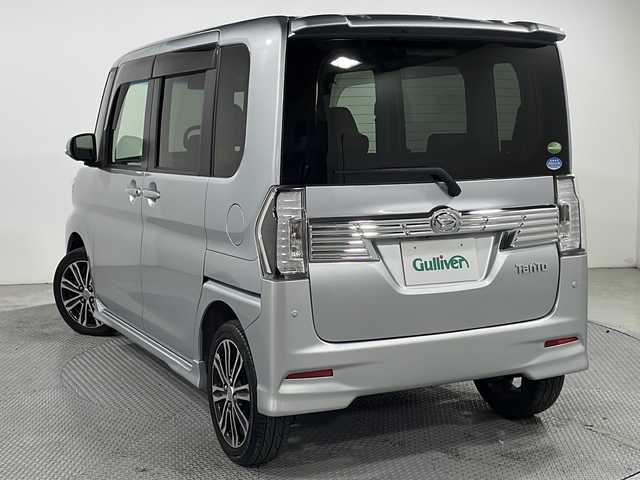 ダイハツ タント カスタム RS トップED SA Ⅲ 広島県 2018(平30)年 3.8万km ブライトシルバーメタリック 純正８型ナビ/パノラマモニター/シートヒーター/両側パワースライドドア/ＥＴＣ/オートマチックハイビーム/レーンキープアシスト/衝突被害軽減/踏み間違い防止/コーナーセンサー/ＬＥＤヘッドライト/フォグランプ/純正15インチアルミホイール(165/55/R15)/エアバッグ(運転席/助手席)