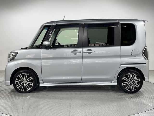 ダイハツ タント カスタム RS トップED SA Ⅲ 広島県 2018(平30)年 3.8万km ブライトシルバーメタリック 純正８型ナビ/パノラマモニター/シートヒーター/両側パワースライドドア/ＥＴＣ/オートマチックハイビーム/レーンキープアシスト/衝突被害軽減/踏み間違い防止/コーナーセンサー/ＬＥＤヘッドライト/フォグランプ/純正15インチアルミホイール(165/55/R15)/エアバッグ(運転席/助手席)