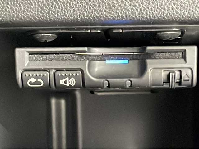 ダイハツ タント カスタム RS トップED SA Ⅲ 広島県 2018(平30)年 3.8万km ブライトシルバーメタリック 純正８型ナビ/パノラマモニター/シートヒーター/両側パワースライドドア/ＥＴＣ/オートマチックハイビーム/レーンキープアシスト/衝突被害軽減/踏み間違い防止/コーナーセンサー/ＬＥＤヘッドライト/フォグランプ/純正15インチアルミホイール(165/55/R15)/エアバッグ(運転席/助手席)