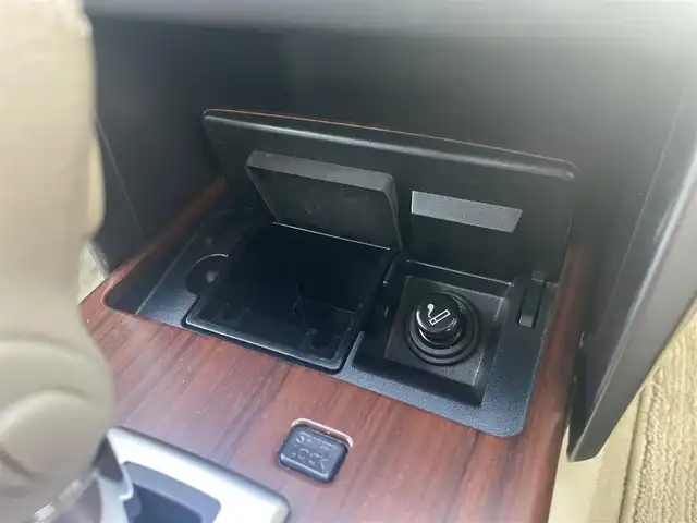 日産 ティアナ 250XL 福岡県 2012(平24)年 7.8万km サファイアブラック (株)IDOMが運営する【じしゃロン八幡西店】の自社ローン対象車両になります。こちらは現金ご利用時の価格です。自社ローンご希望の方は別途その旨お申付け下さい。/純正メモリナビ/・ワンセグTV/CD/バックカメラ/パワーシート/オットマン（N席）/純正16インチアルミホイール/純正キセノンヘッドライト/フォグランプ/純正フロアマット/クルーズコントロール/ビークルダイナミクスコントロール（VDC）/ビルトインETC/ドアバイザー/電格ミラー/スマートキー×2/取扱説明書/保証書